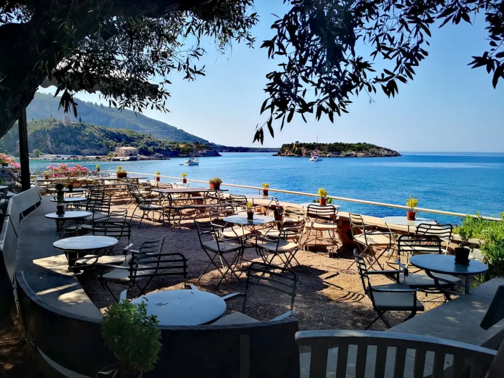 Καρδαμύλη ηλιοβασίλεμα καφέ Μεσσηνιακή Μάνη