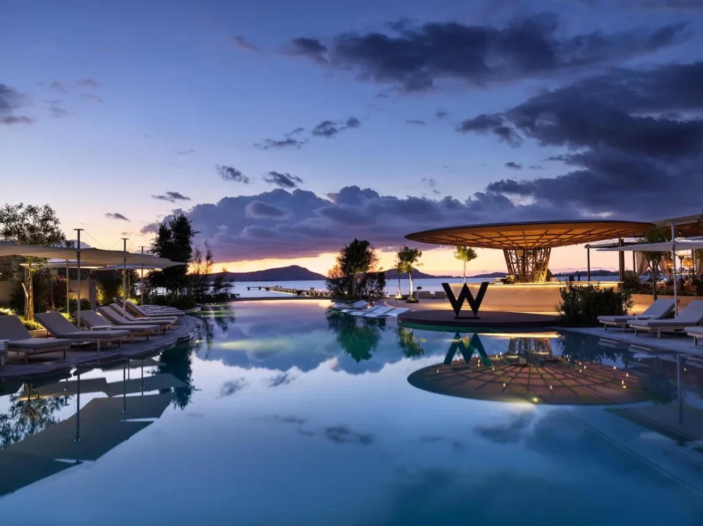 W Costa Navarino πολυτελής διαμονή Πύλος