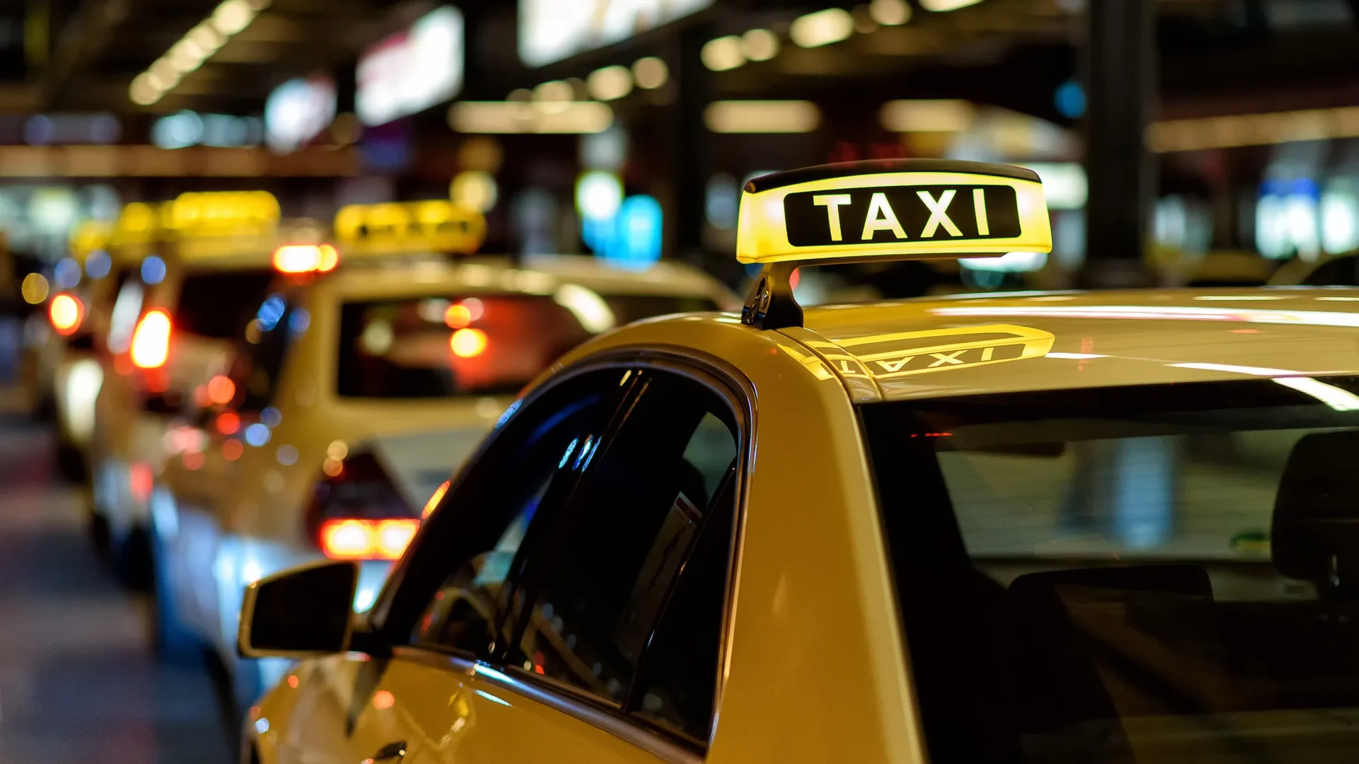 Getting around - Messinia - Kalamata - Airport, Taxi